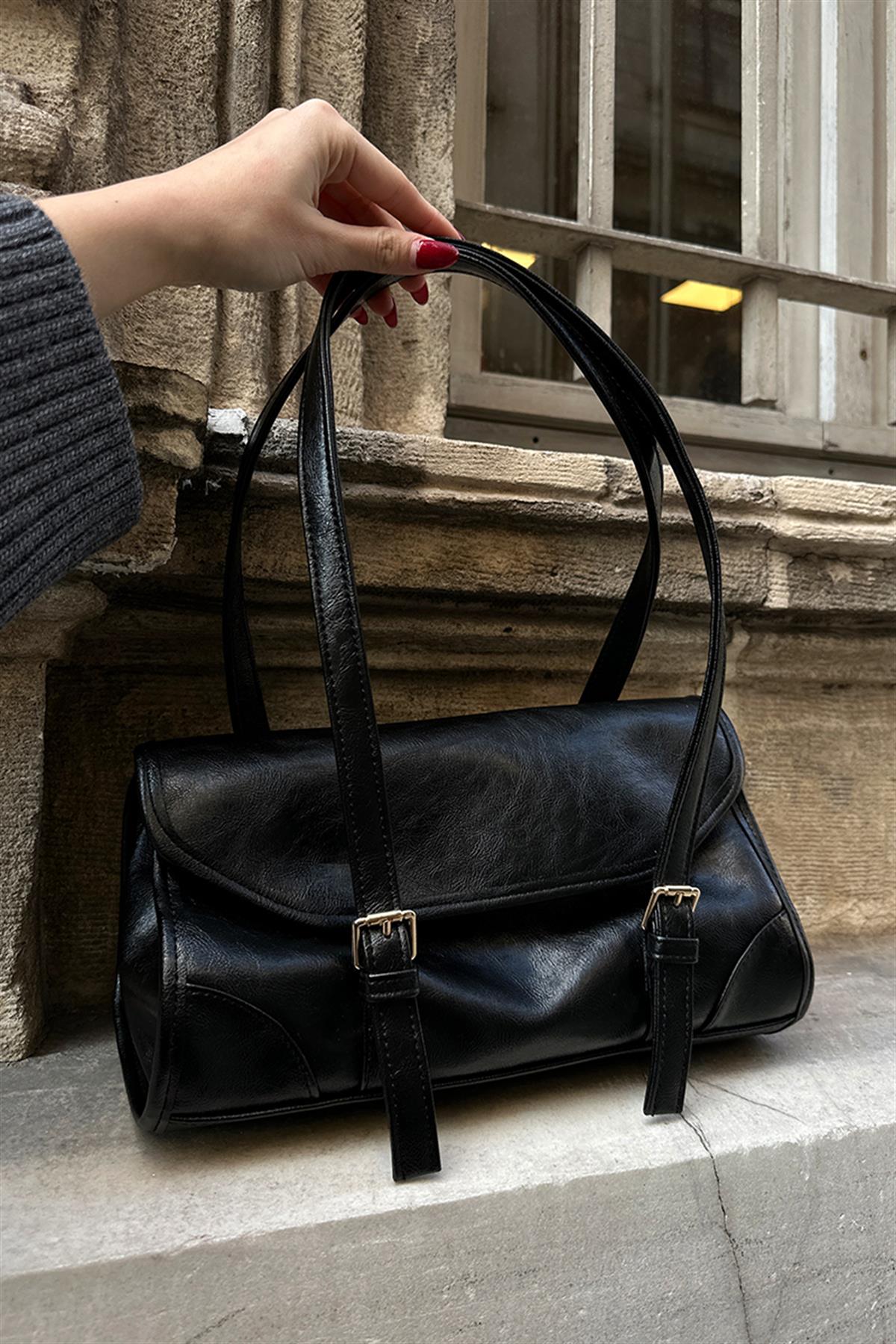 Elegant Black Shoulder Bag