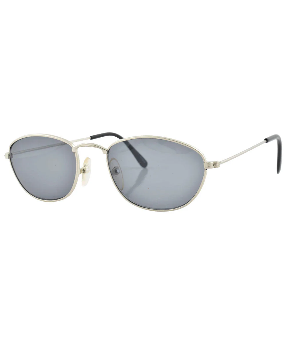 Classic Lightweight Metal Frame Sunglasses