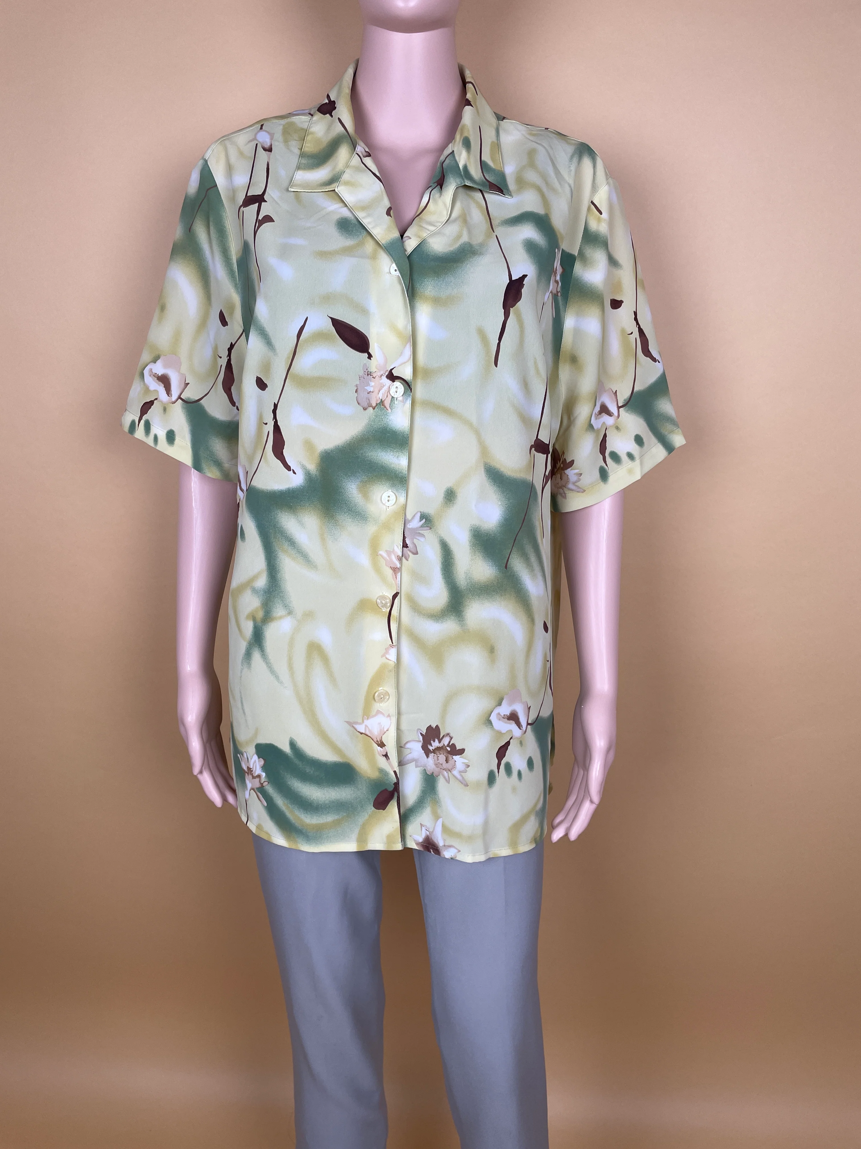 Elegant Floral Printed Short-Sleeve Shirt