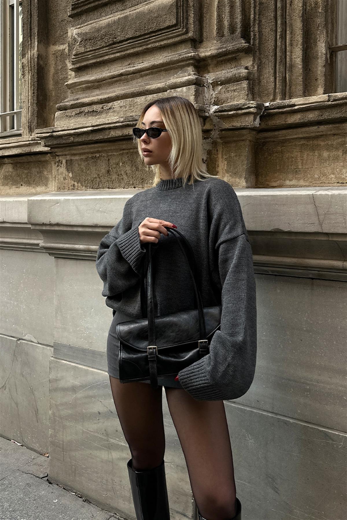 Elegant Black Shoulder Bag